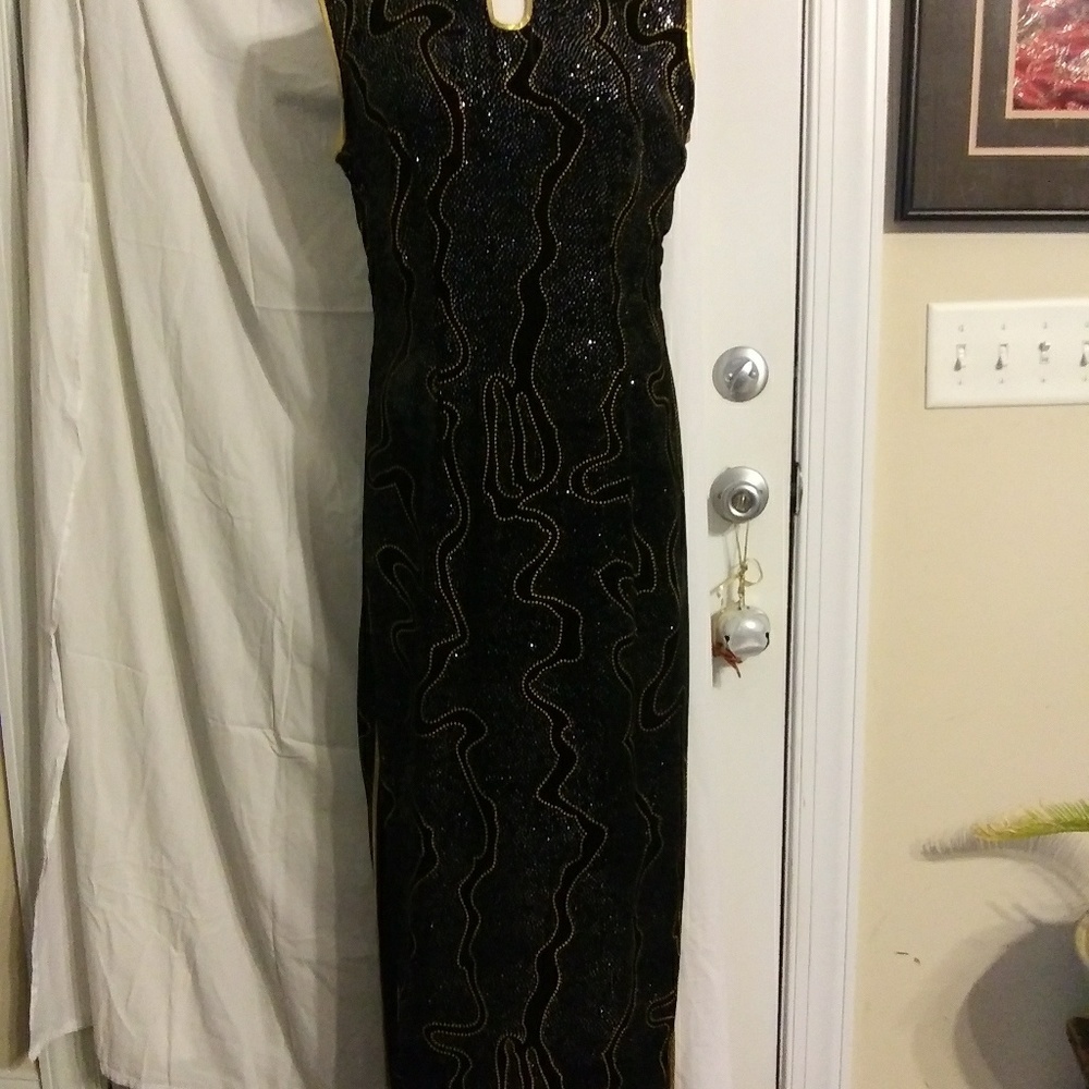 Dress - Picture 7 of 7
